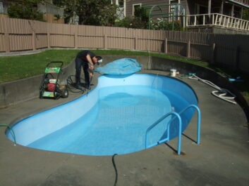 شركة تنظيف مسابح بالدمام