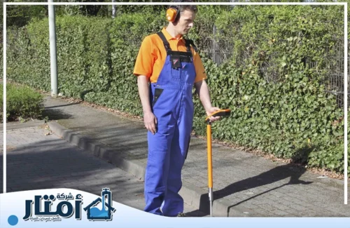 فني كشف تسربات المياه بعنيزة